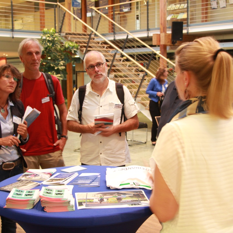 Infostand_Singen.JPG